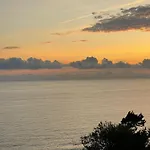 Beachfront With Panoramic Sea View And Free Parking *