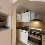 Serenity- Beachfront With Panoramic Sea View And Free Parking *