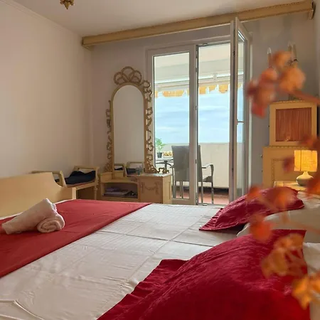 Serenity- Beachfront With Panoramic Sea View And Free Parking Apartment
