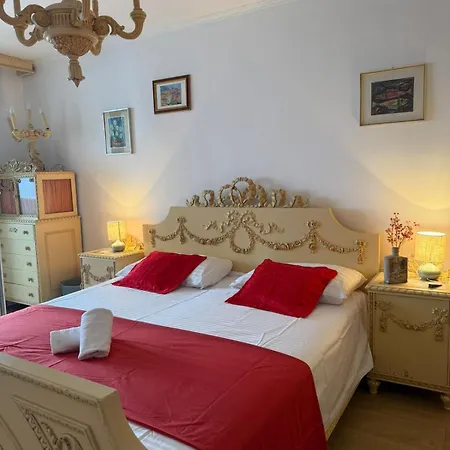 Serenity- Beachfront With Panoramic Sea View And Free Parking *