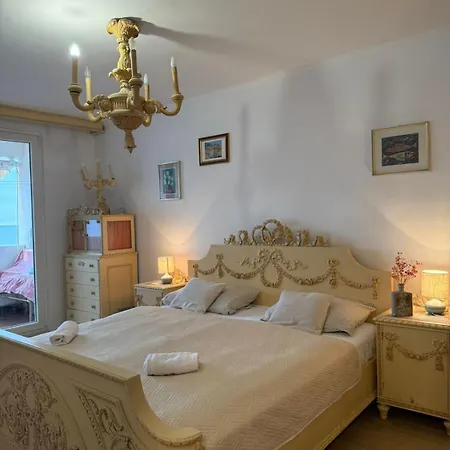 Serenity- Beachfront With Panoramic Sea View And Free Parking Apartment *