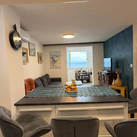 Apartment Serenity- Beachfront With Panoramic Sea View And Free Parking *