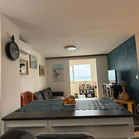 Apartment Serenity- Beachfront With Panoramic Sea View And Free Parking