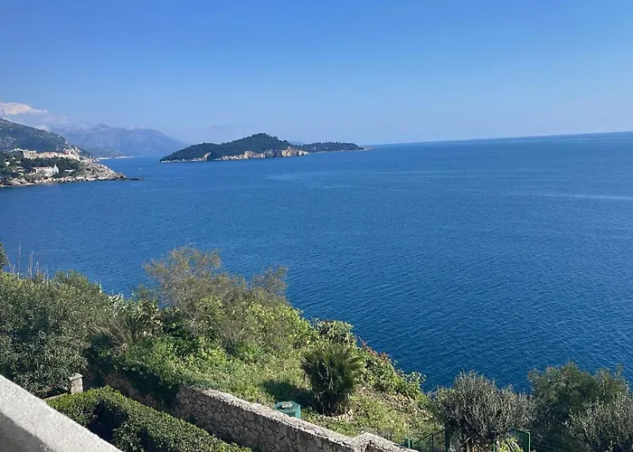 Beachfront Apartment With Panoramic Sea View And Free Parking Dubrovnik
