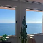 شقة Serenity- Beachfront With Panoramic Sea View And Free Parking *