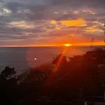 Serenity- Beachfront With Panoramic Sea View And Free Parking *